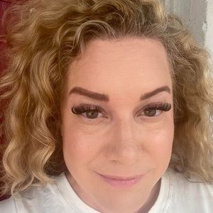 Meet your Posher, Valerie